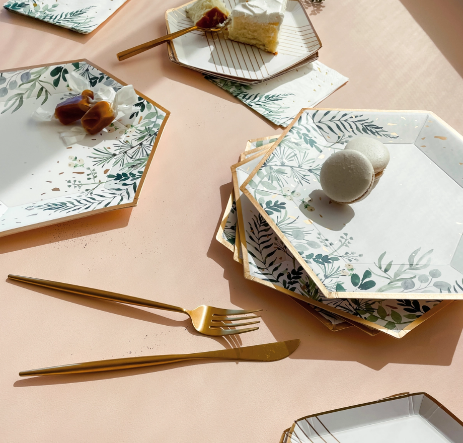 Secret Garden White Botanical Large Paper Plates - 8pk