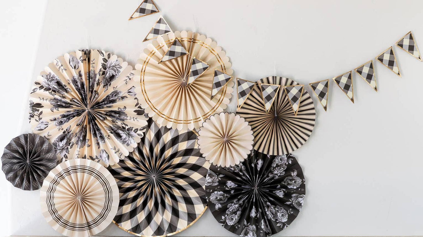 Gingham Farm Buffalo Check Pennant Banner