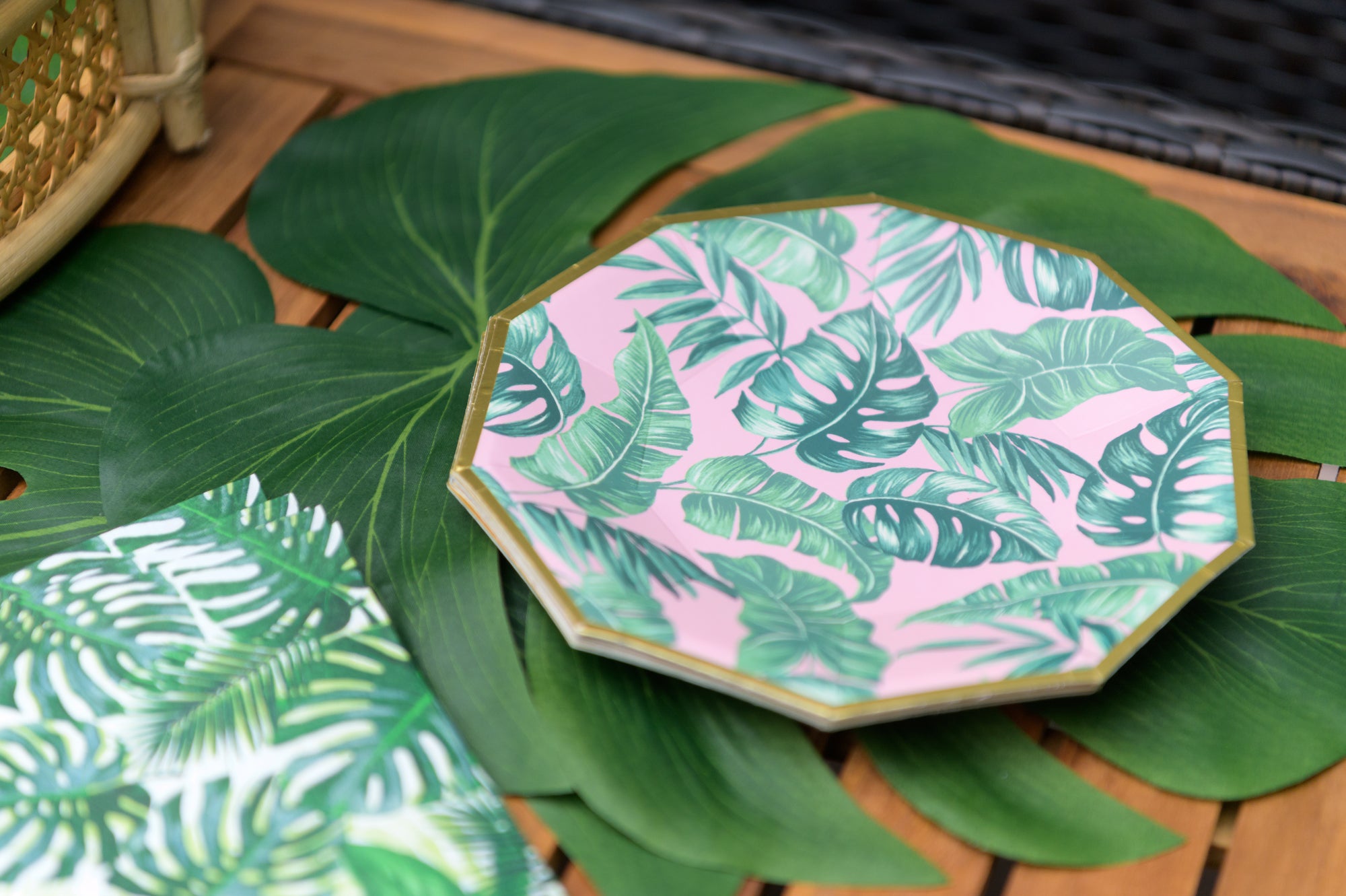Tropical Party Pink Palm Leaf Small Decagon Paper Plates - 10pk