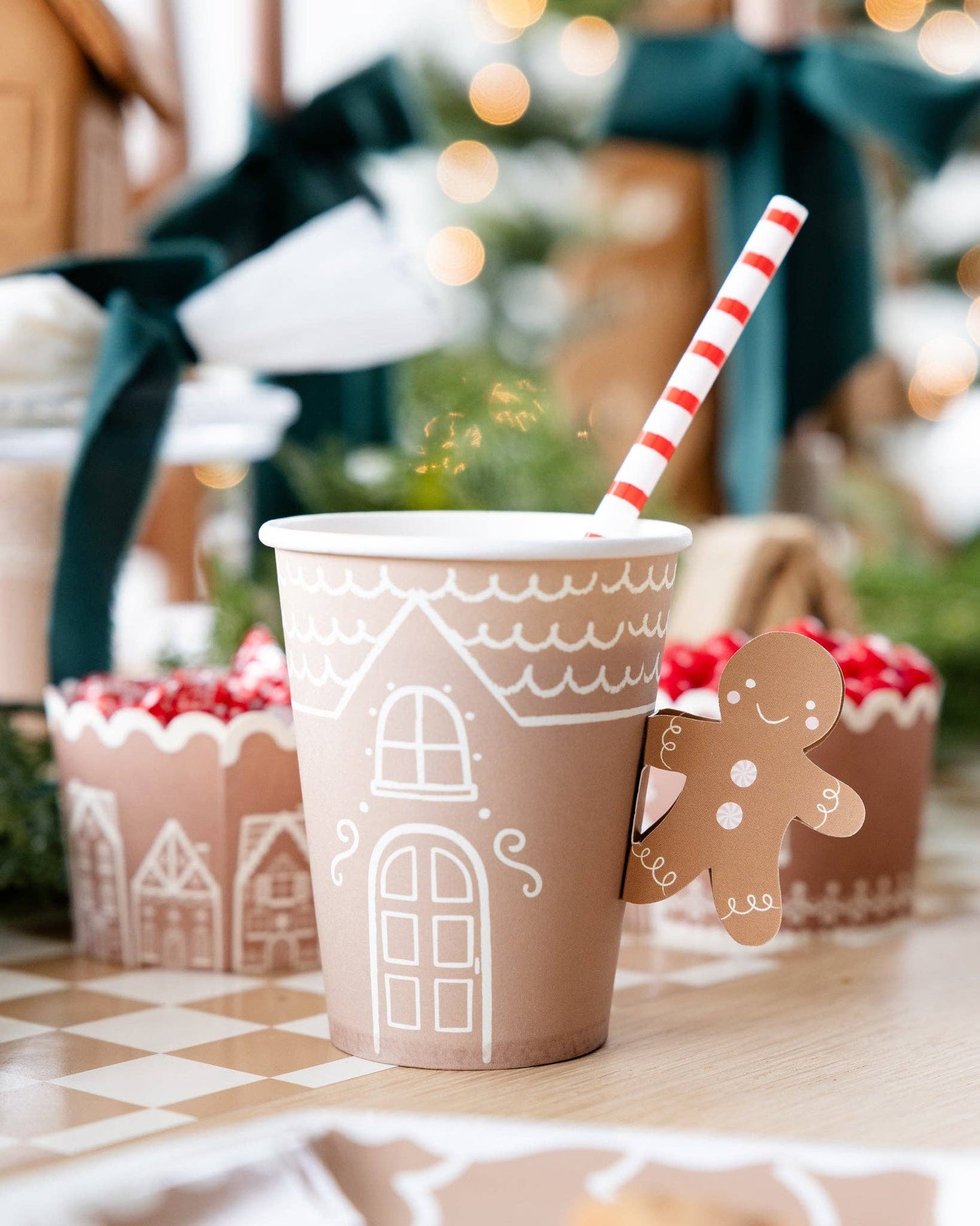 Gingerbread Handled Holiday Paper Cups - 8pk