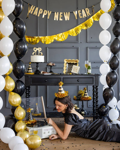 Happy New Year Scalloped Cocktail Napkins - 18pk