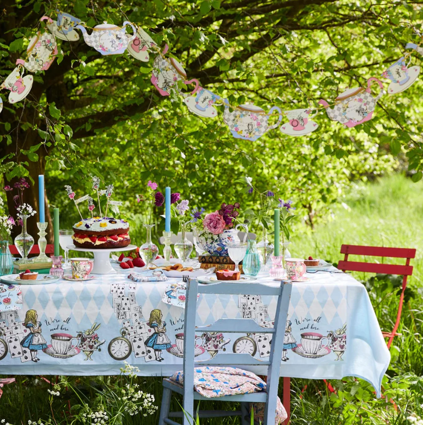 Alice in Wonderland Glossy Paper Tablecloth