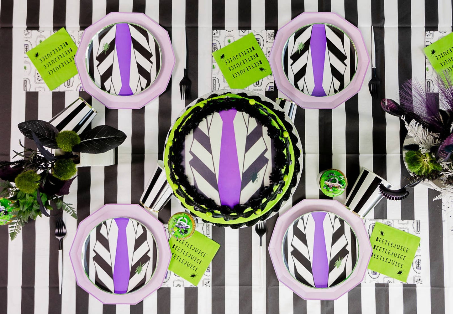 Beetlejuice Suit Small Paper Plates - 8pk