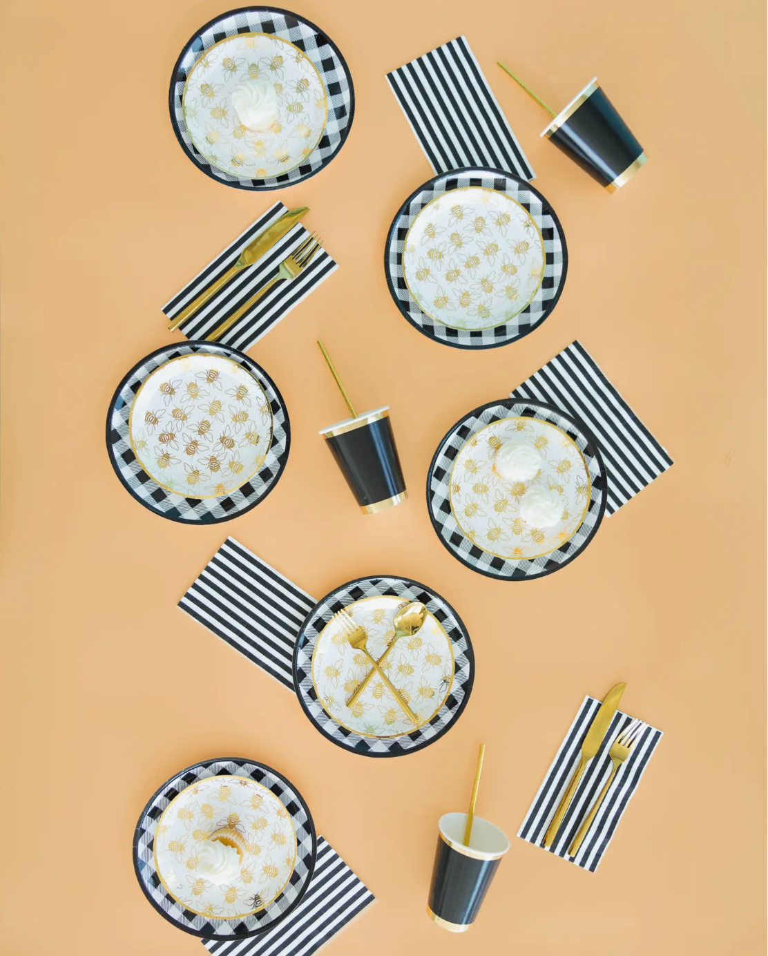 Gingham Farm Plaid Dinner Plates - 8 Pk.