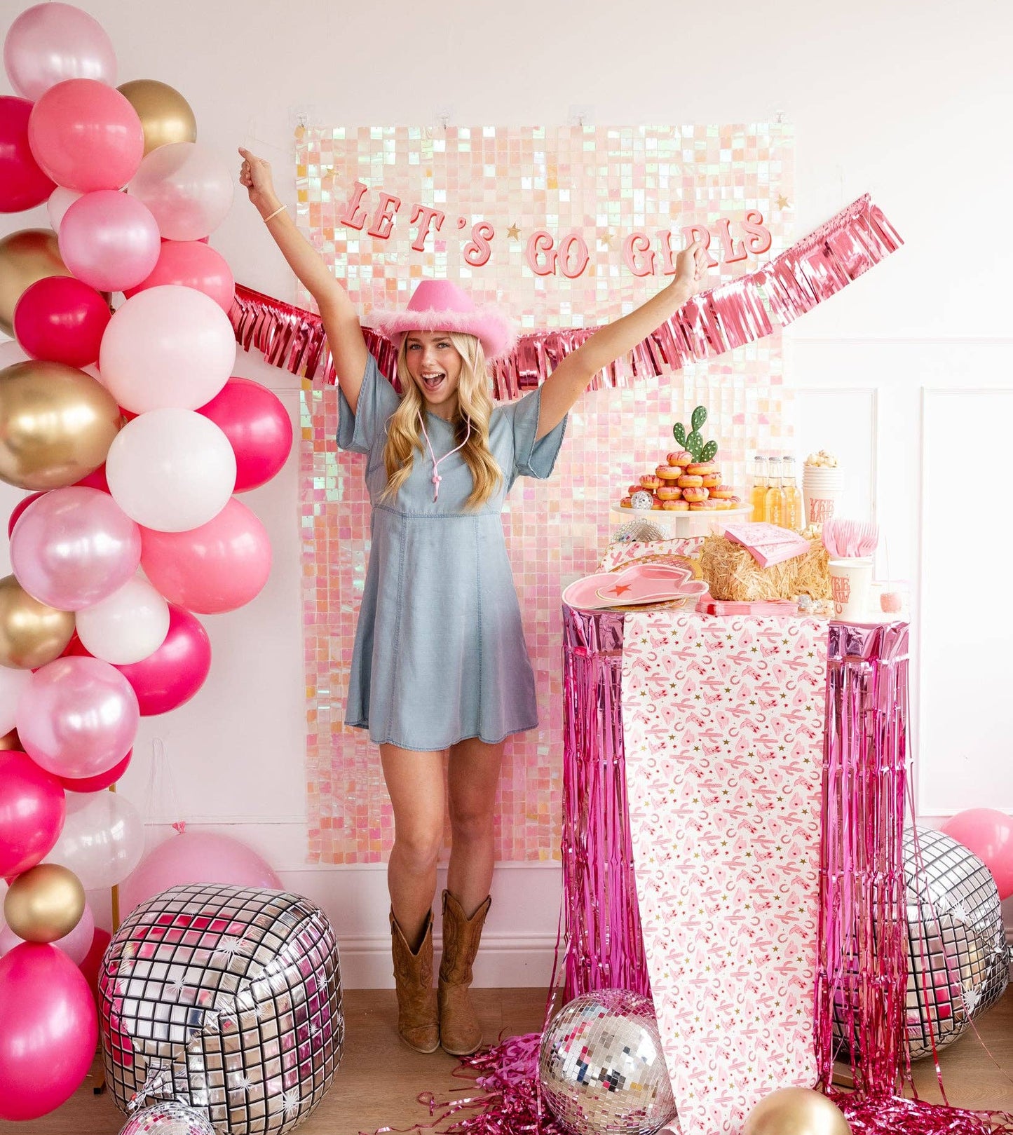 Let's Go Girls Banner Set