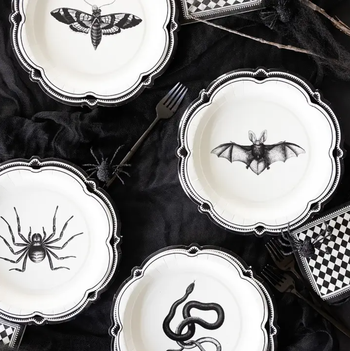 Vintage Black Bracket Edge Paper Plates - 8pk