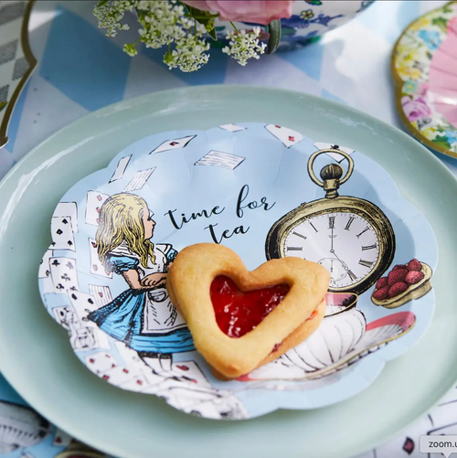 Alice in Wonderland Small Scalloped Plate 12 Pack Tr s Chic